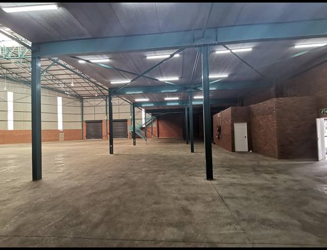 2,250M² WAREHOUSE FOR SALE IN POMONA